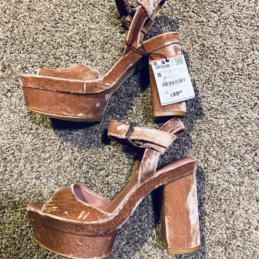 Chunky Zara velvet shoes